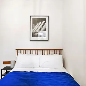 Apartamento 2 Bed Garden Flat Leyton Village, Londres